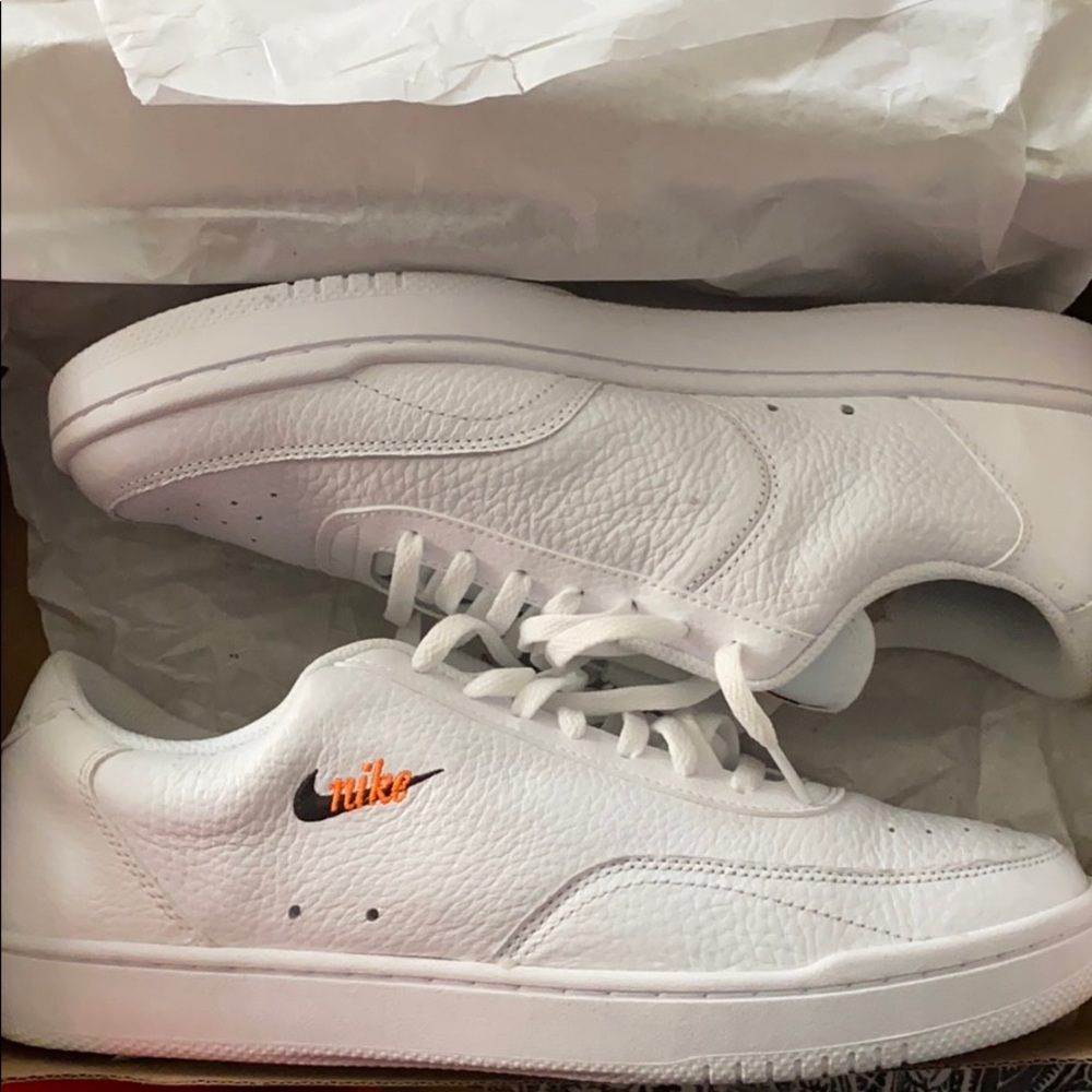 NEW vintage Nike shoes